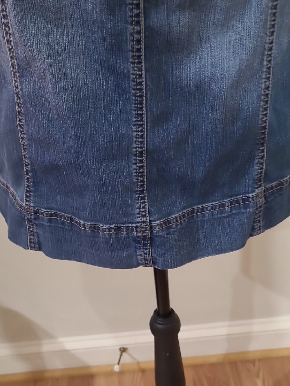Talbots Blue Denim Button-Front A-Line Skirt - 8P - Picture 6 of 7